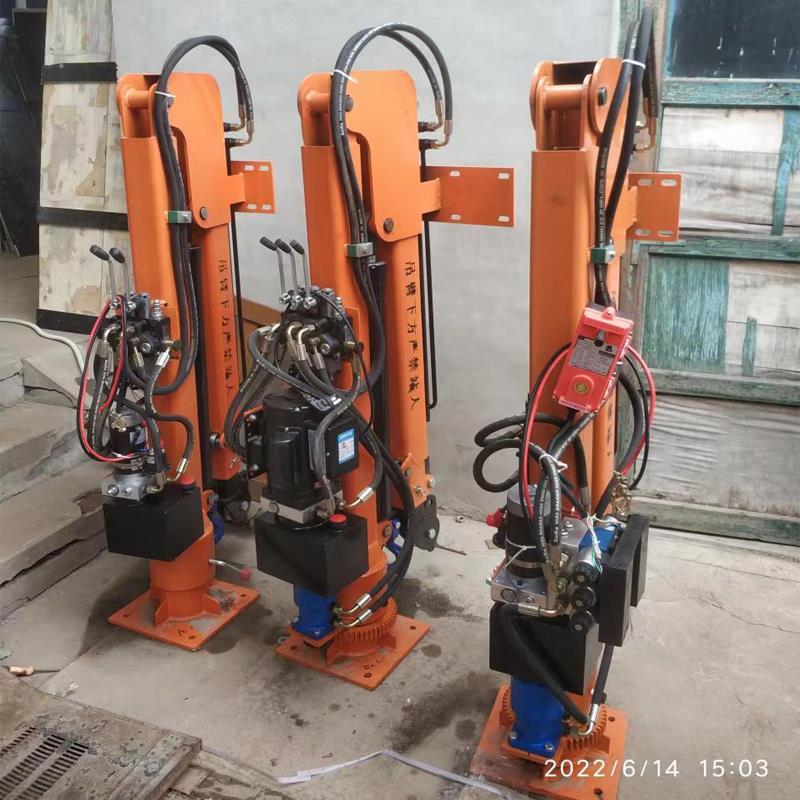 榆树市重汽蓝牌随车吊 3.2吨 国六动力强 液压驱动 农用自卸起重机